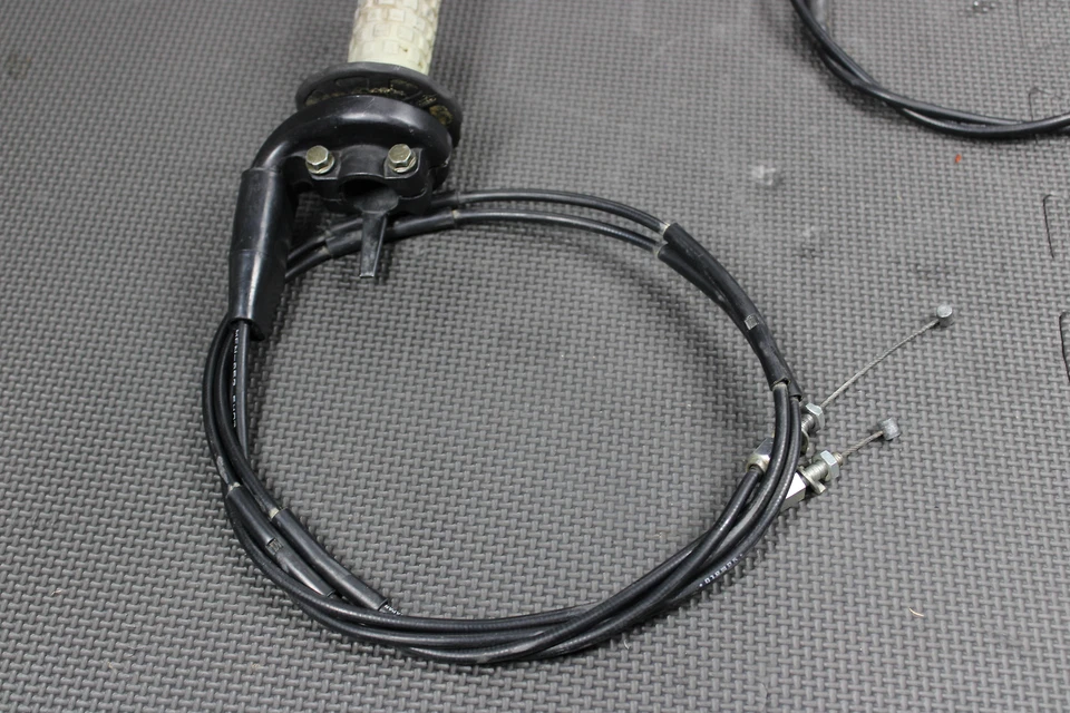 2006 HONDA CRF450R OEM THROTTLE CABLE TUBE ASSEMBLY HOTSTART CABLE PLUNGER - Image 4 of 4