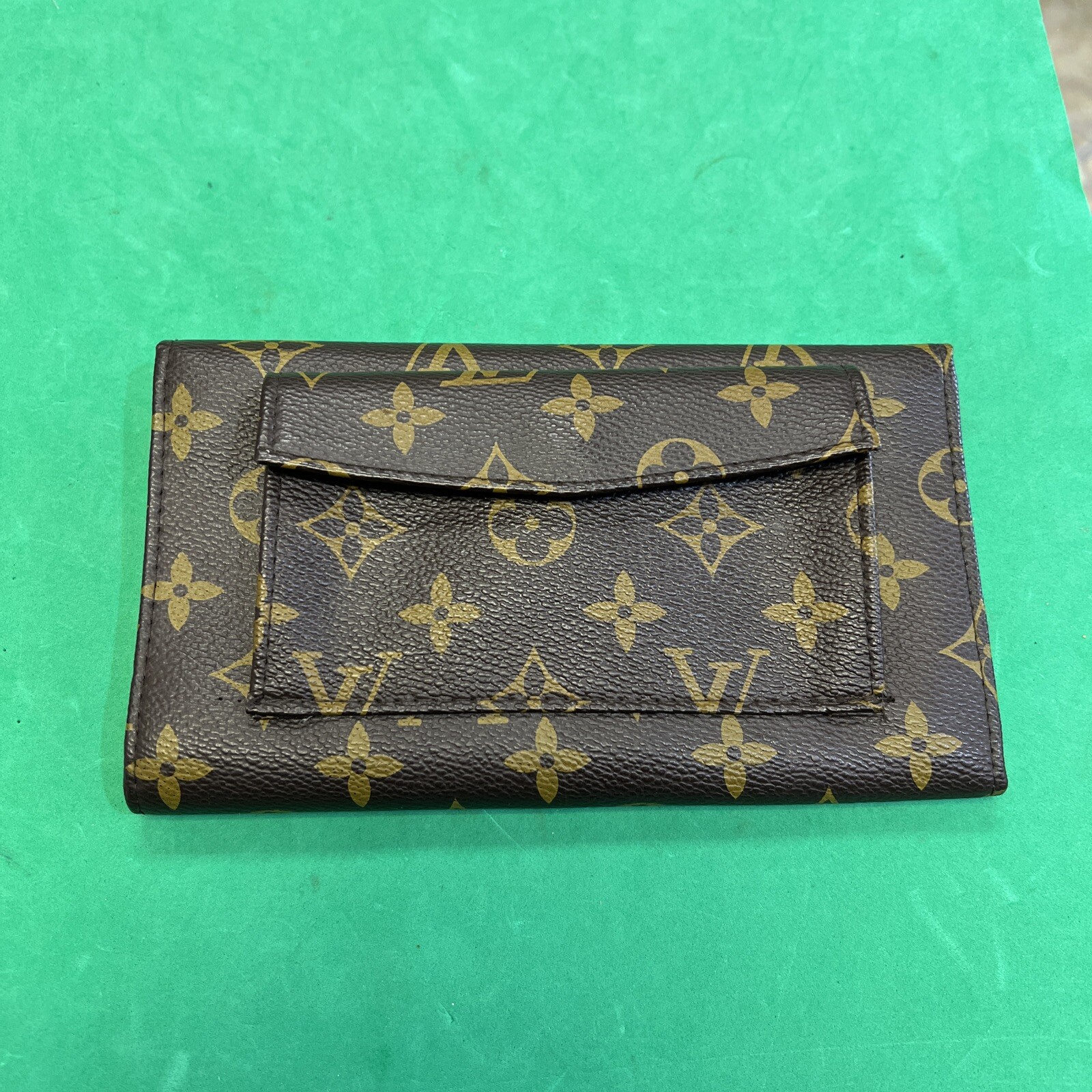 RARE Louis Vuitton VINTAGE leather Trifold wallet / b… Gem