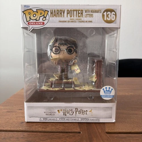 Funko Pop! Deluxe: Harry Potter with Hogwarts Letters #136 Exclusive