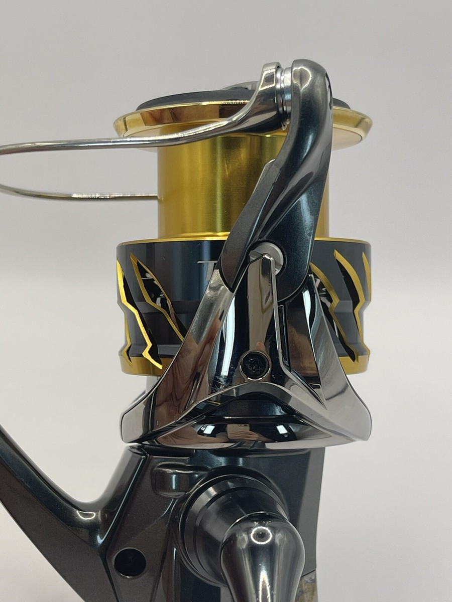 Shimano　20TWIN POWER 4000XG Amazon.com: SHIMANO 20 Twin Power 4000XG : Deportes y