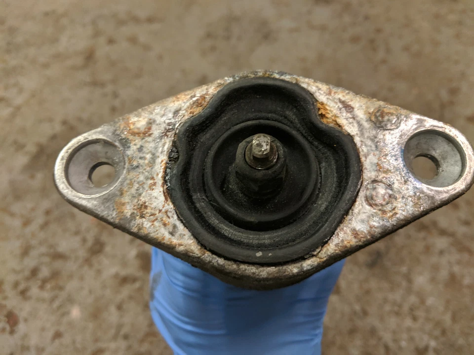 AUDI A4 B7 ESTATE SHOCK ABSORBER SUSPENSION LEG OSR DRIVER REAR - Image 3 of 3