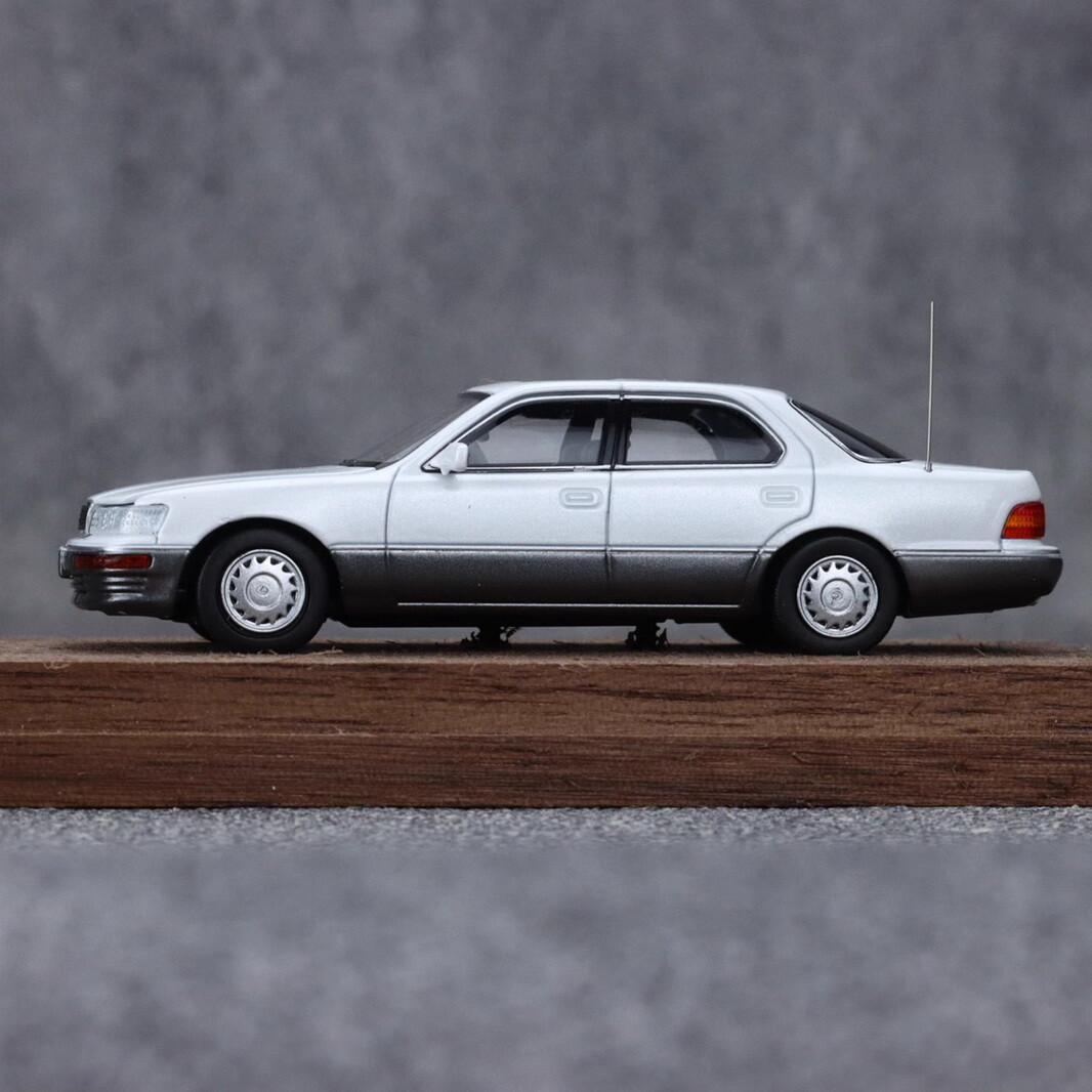 ミニカー LEXUS LS400 [1989] 1:18 Toyota Lexus LS400 First Generation White Diecast model