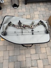 Hoyt Vectrix XL Compound Bow RH 50-60lb 29-30.5” Spot Hogg Case