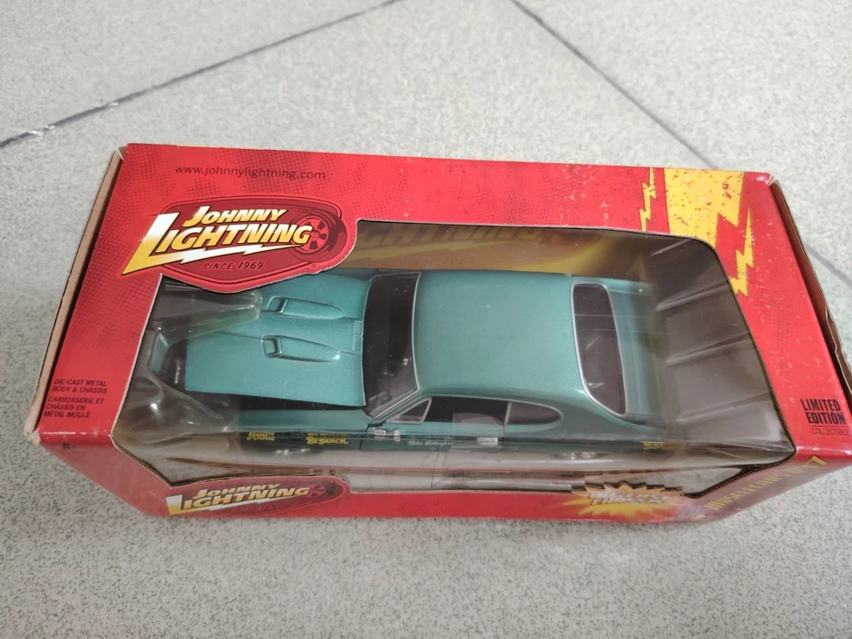 2009 Johnny Lightning 1968 Pontiac GTO  1:24 R37 Mike Rutherford - Image 2 of 4