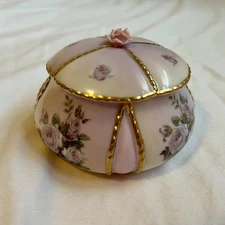 Ardleigh Elliott Lena Liu Roses Porcelain Music Box – Perfect Condition – Works