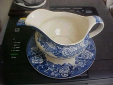 Wood & Sons English Scenery Gravy Boat With Attached Liner