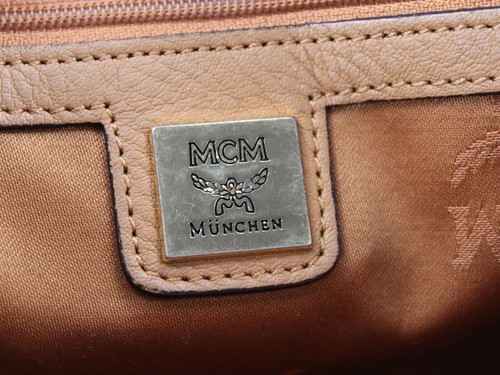 MCM Tasche Handtasche Umhängetasche bowling Bag cognac braun gold schwarz - Bild 18 von 19
