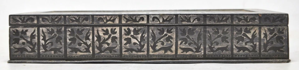 Caja de tuercas vintage de hierro hoja de plata pintura Bidri Work Supati Betel original antigua Foto 2 de 4