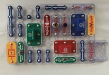 ELENCO SNAP CIRCUITS PARTS AND PIECES AND BOARD 22 PIECES PLUS BOARD