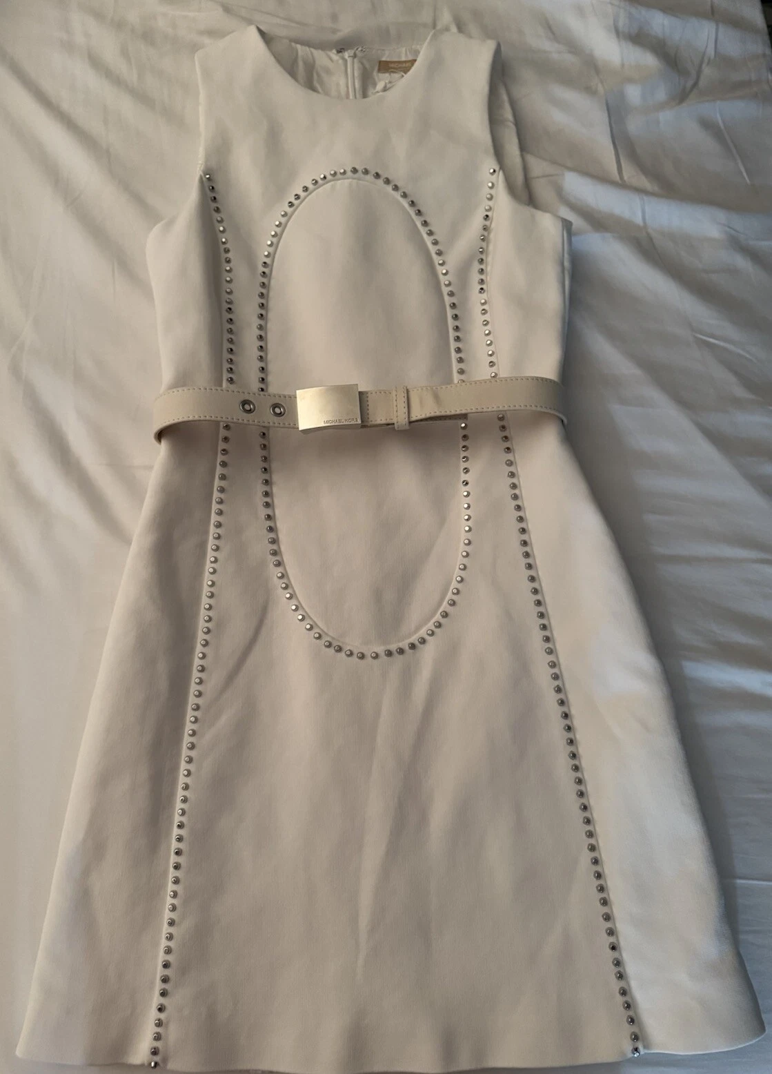 Abito a tubino Michael Kors Collection bianco crepe senza maniche borchie $1.995 taglia 6