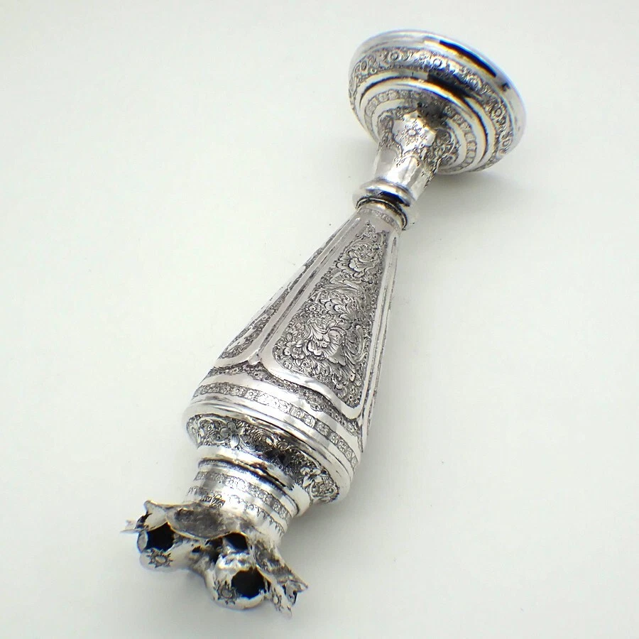 Jarrón de Oriente Medio 84 decoraciones estándar plateadas perseguidas a mano Foto 3 de 4