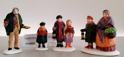 Department 56 Dickens  Heritage  Carolers On The Doorstep #55700 
