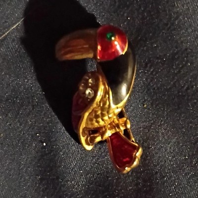 Gold Tone Bird Shaped Enamel Metal Brooch Pin Red Black Animals Theme