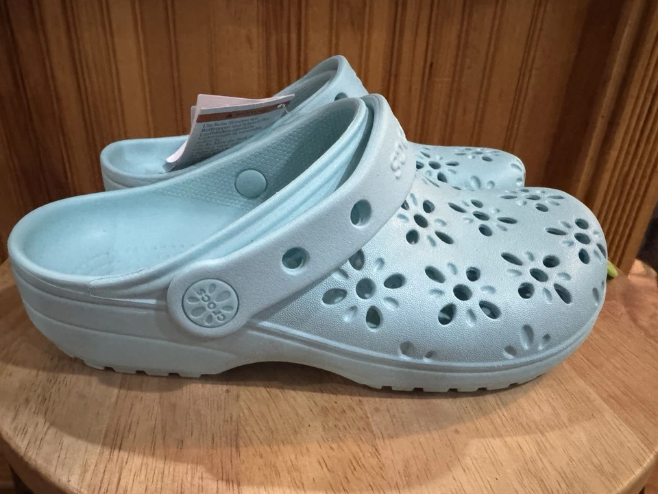 Zuecos clásicos recortados florales Crocs para niños vidrio tintado azul talla J3 nuevos con etiquetas Foto 2 de 4