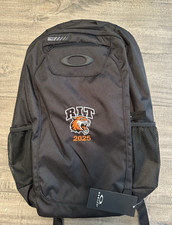 Oakley Crestible Enduro 20L Blackout Backpack - New
