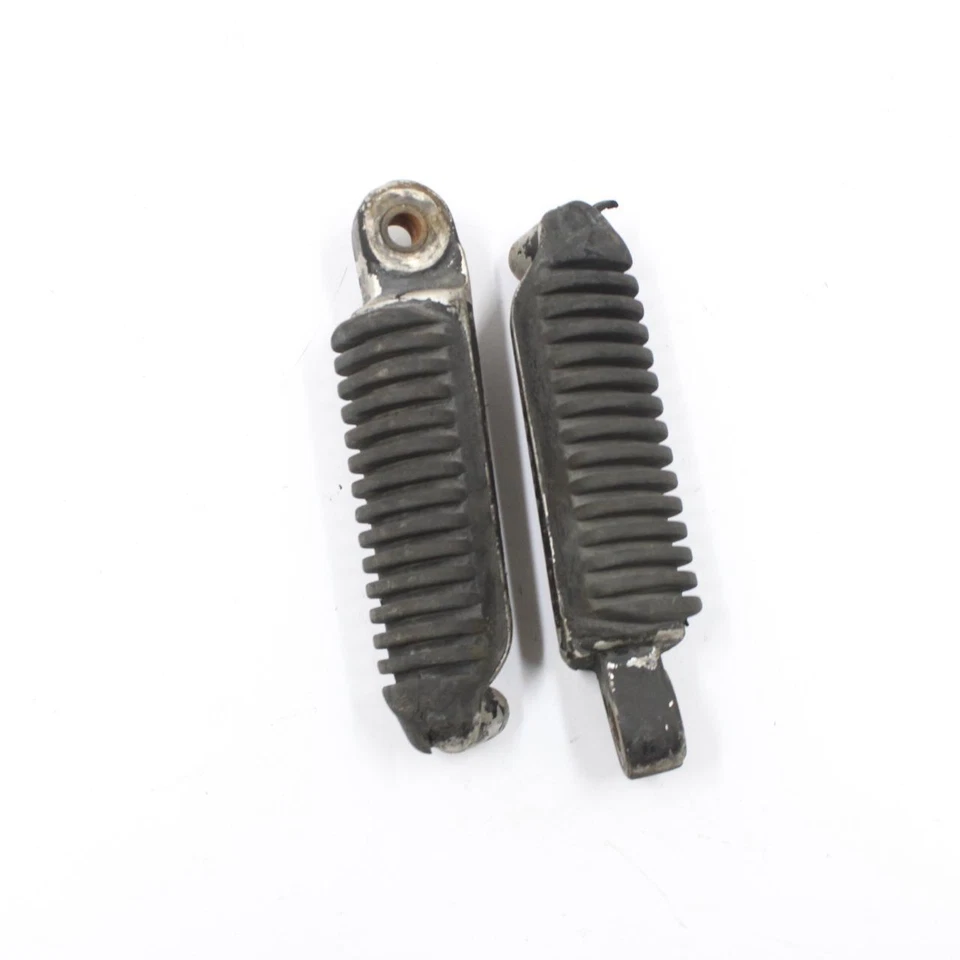 Suzuki Katana 750 1999 OEM reposapiés delanteros clavijas juego de peldaños par Foto 4 de 4