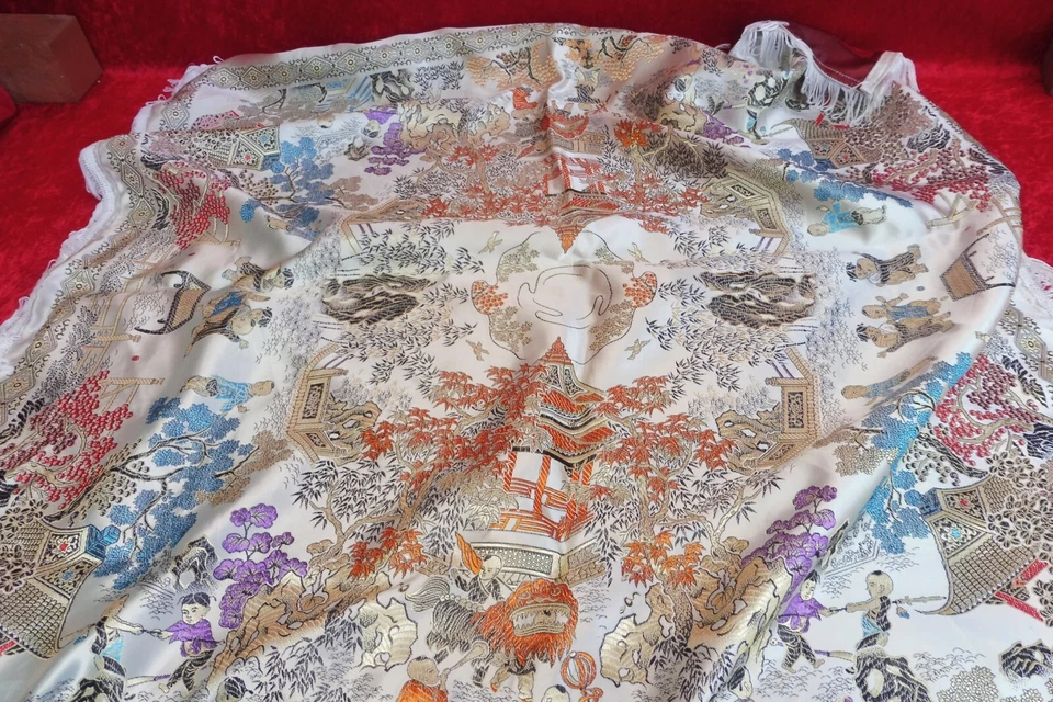Silk Blanket, Noble Tablecloth Silk, China Silk Embroidery - Image 2 of 4