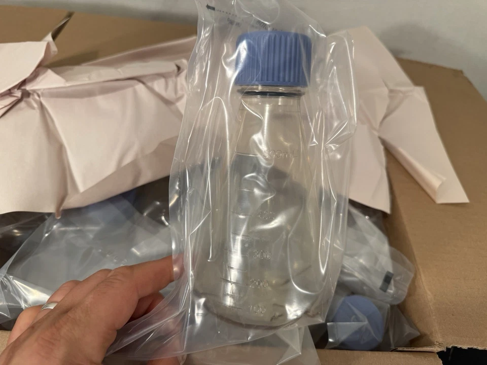 BOX OF 25 VWR 89095-278 PC GRADUATED ERLENMEYER FLASK 500ml Vented Cap - Image 4 of 4