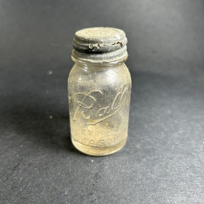 Round 2.75'' Ball Perfect Mason Salesman Sample Glass Jar/Zinc Lid #1 on bottom