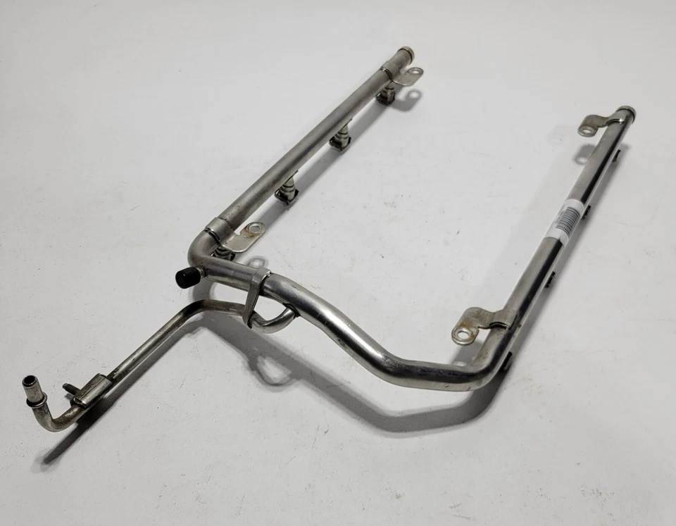 GM Fuel Rail 4.6L 2006-2011 Buick Lucerne Cadillac DTS SRX STS XLR OEM 12577868 Foto 4 de 4