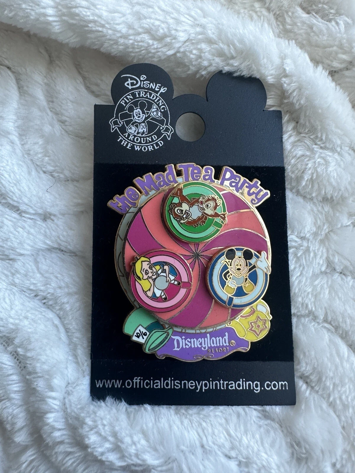 *RARE* DISNEY THE MAD TEA PARTY WITH MICKEY, ALICE, CHIP & DALE SPINNER PIN