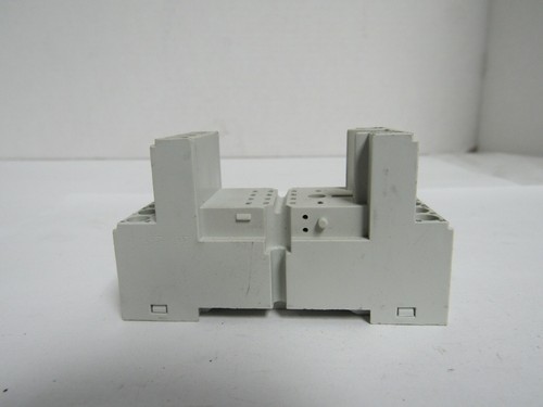 CARLO GAVAZZI FEME ZMI 15/4N RELAY BASE - Picture 3 of 6