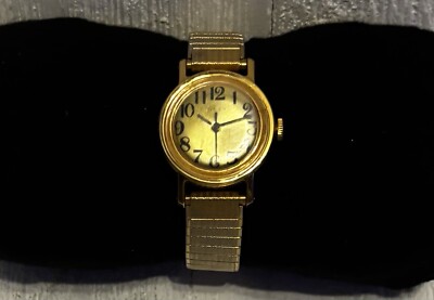 Vintage Timex Gold Tone Wind-up Analog Women display picture 1