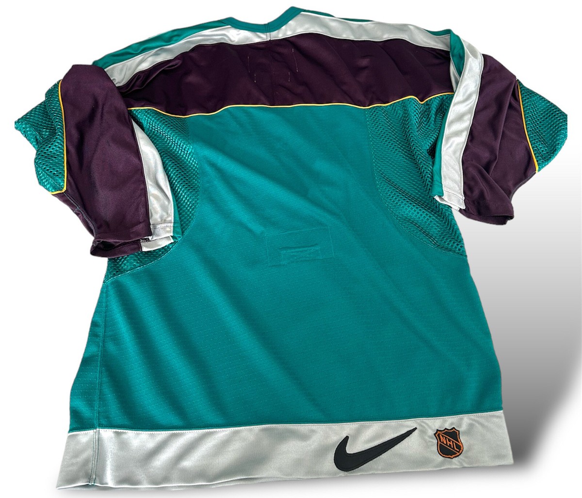 Anaheim Mighty Ducks Vintage Nike Jersey Mens 44 Green Anaheim Mighty Ducks Vintage Nike Jersey Mens 44 Green
