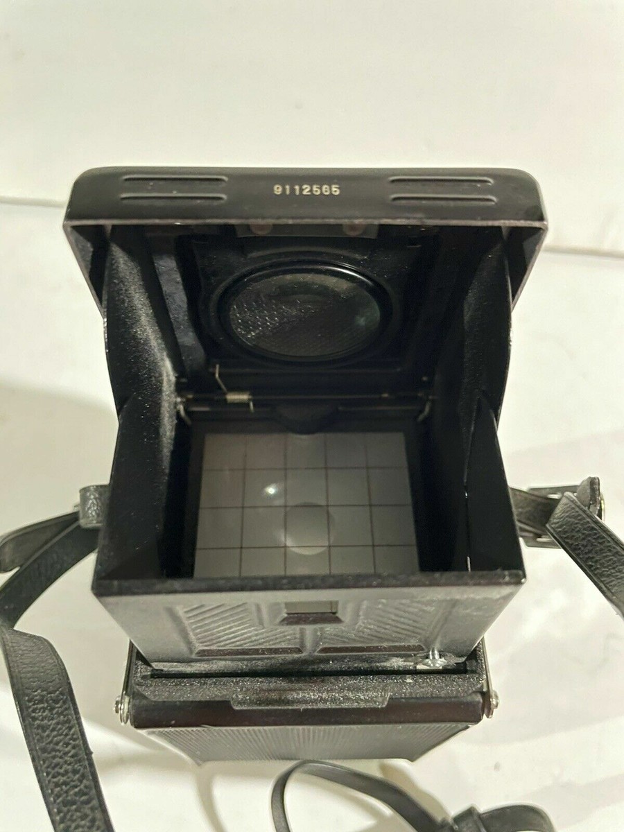 Vintage Yashica Mat 124 Camera with 80mm Lens Copal SV Made Vintage Yashica Mat 124 Camera with 80mm Lens Copal SV Made