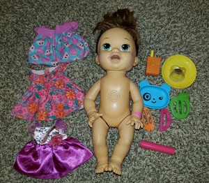 baby alive snackin sara brunette