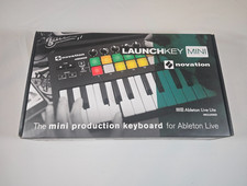 Novation Launchkey Mini MK2 MIDI Keyboard Con...