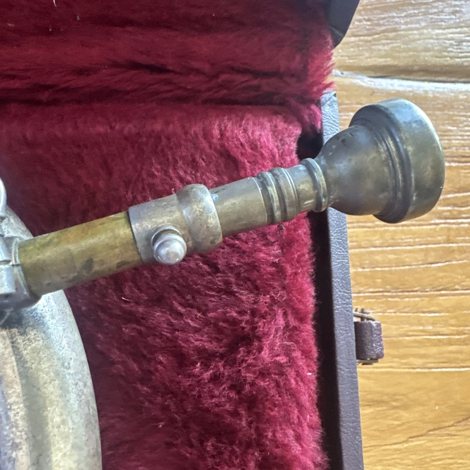 Benge 定制 No 3 Estate 新鲜 Flugelhorn 银色 专业小号 黄铜盒 — 第 4/4 张图片