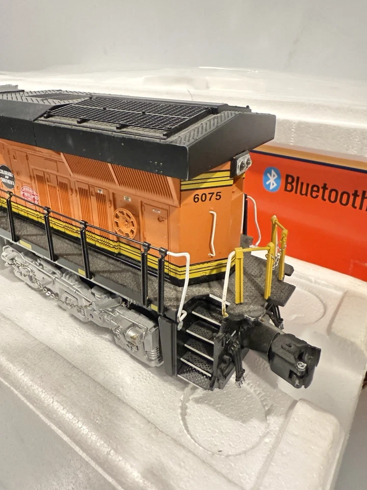 Lionel~Legacy~2233441~BNSF Heritage ES44AC #6075~O Scale! - Image 2 of 4