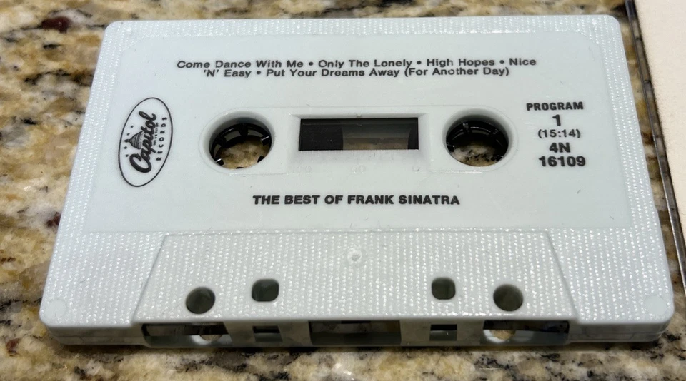 THE BEST OF FRANK SINATRA CASSETTE CAPITOL 4N-16109 - Image 4 of 4