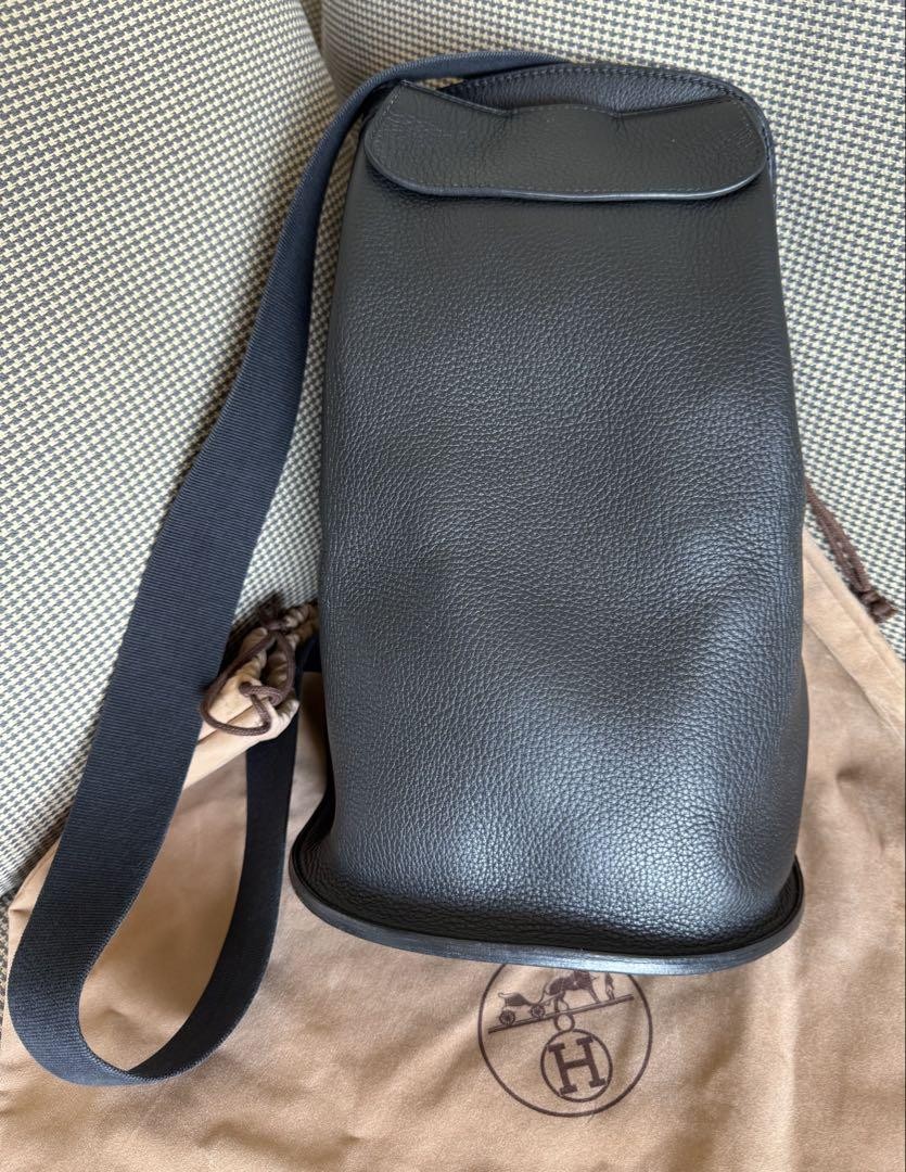 HERMES Sherpa Marine PM Shoulder Bag in Black Taurillon Clemence Leather