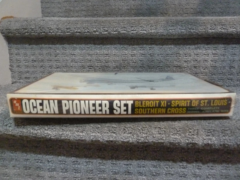 AMT #3901-200 Ocean Pioneer Set Airplane Model Kit BRAND NEW mostly sealed - Image 4 of 4