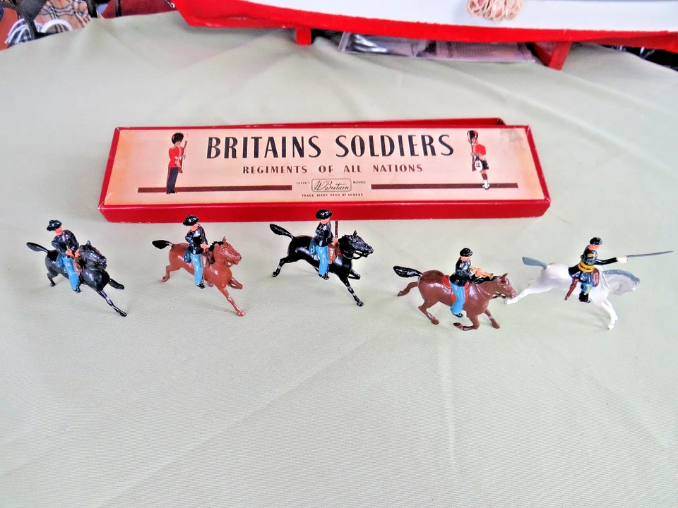 VINTAGE BRITAINS ENGLAND LEAD SET#2056 CIVIL WAR UNION CAVALRY SET BOX LOT #26A - Image 4 of 4