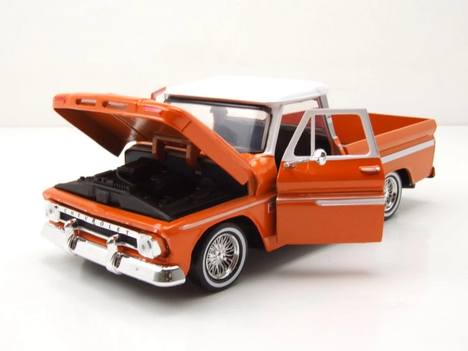 Chevrolet C-10 Fleetside Pick-Up Get Bajo 1966 Naranja Blanco 1:24 MotorMax - Imagen 4 de 4