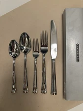 Sasaki SYMMETRIX 5 Piece Place Setting NIB