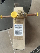 Henry 3/8" Refrigerant Ball Valve with Sight Glass