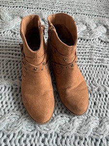 tu tan boots