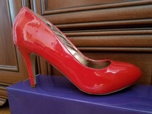 steve madden red patent heels