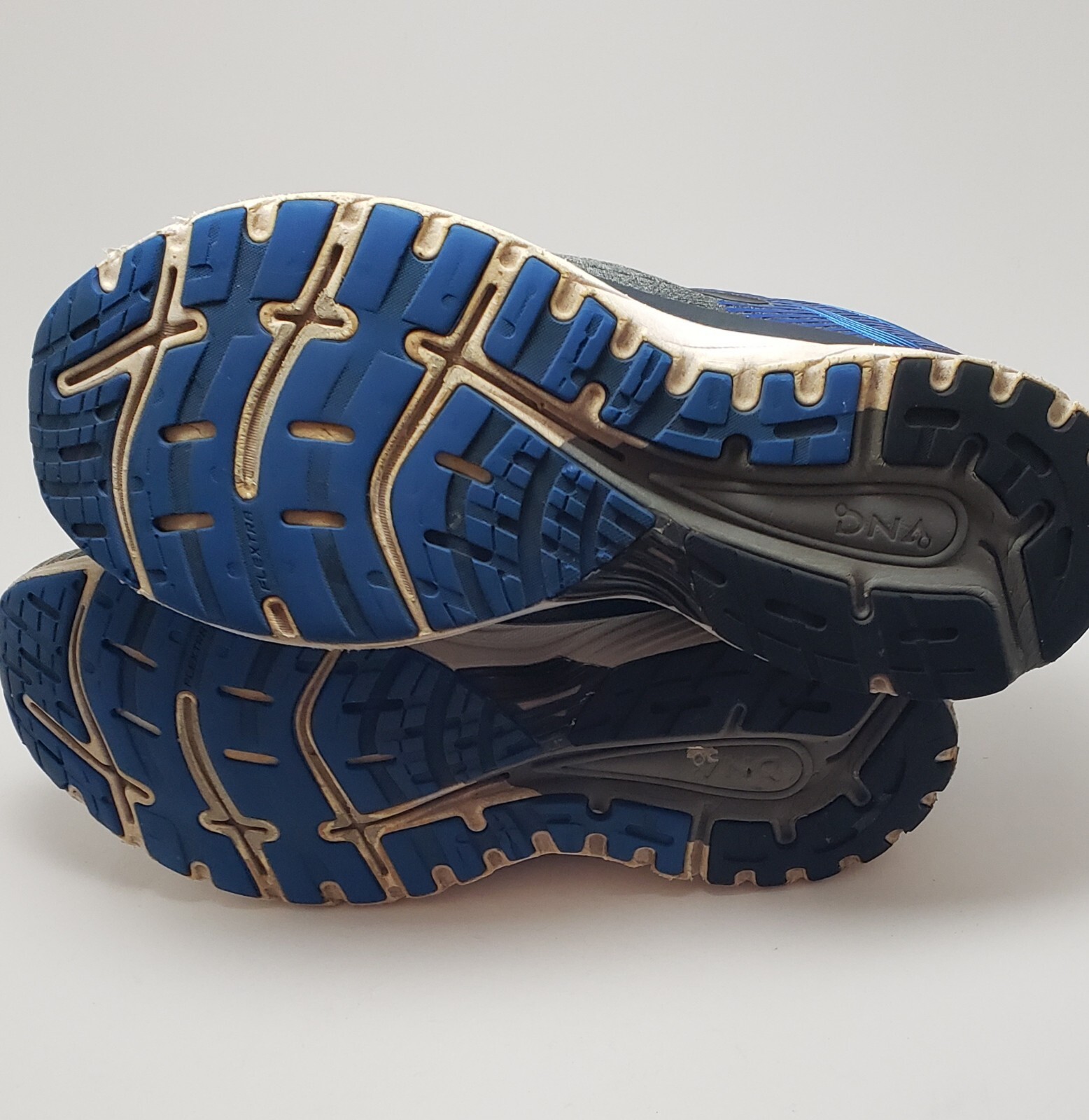 brooks adrenaline gts mens