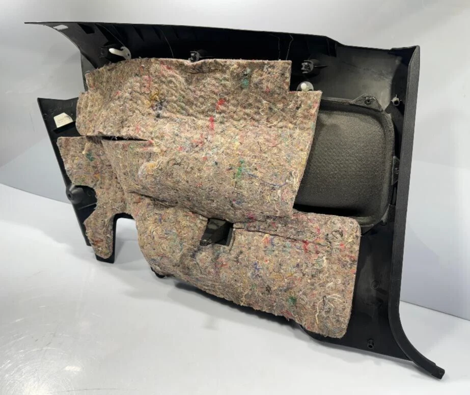 MAZDA MX-6 1993-1995 panel de moldura de cuarto inferior trasero derecho fabricante original pieza usada Foto 4 de 4