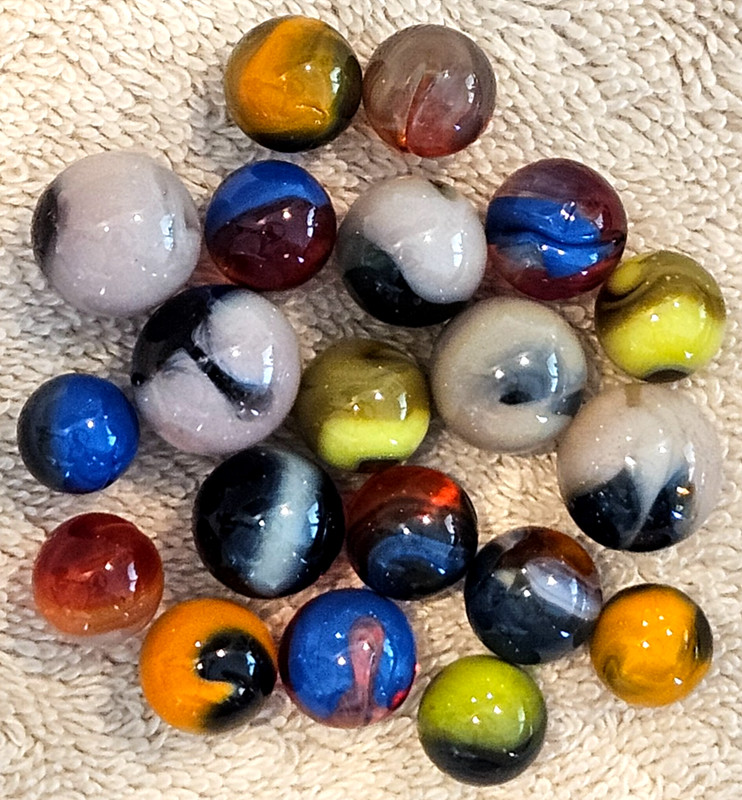20 Assorted Jabo Classic Marbles.  MOSTLY PEEWEES.  Some UV Reactive.  Lot 0173