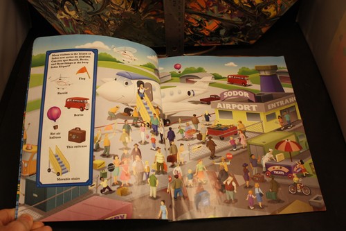 Giant Look and Find: Thomas and Friends (2007) 1st Edition - Picture 4 of 4