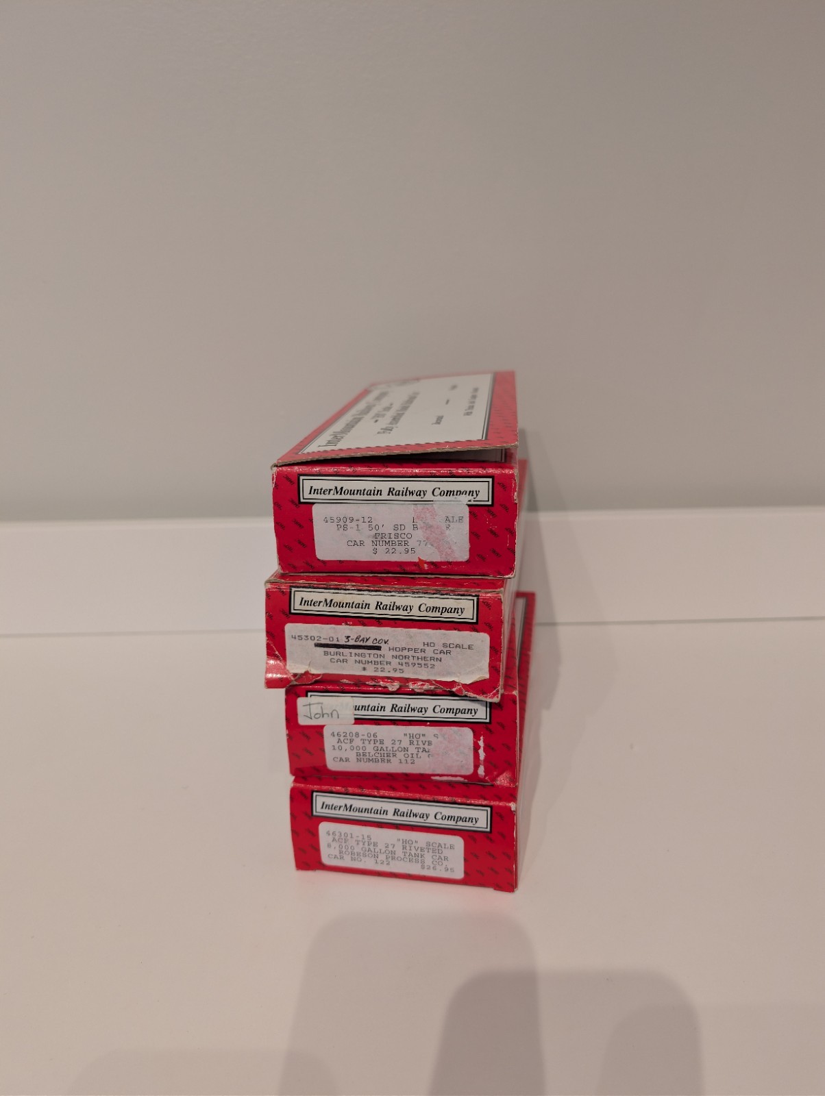 HO Scale InterMountain Railway Company Lot Of 4 Freight Cars W Boxes