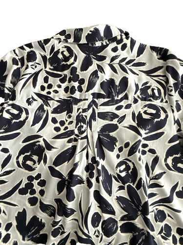 Foxcroft Shirt Womens 20W Navy Blue Gray Floral Wrinkle Free Button Down Relaxed - Picture 11 of 11