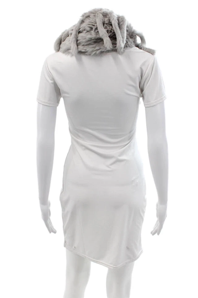 Bufanda gris con detalle de flecos tejido de piel de conejo de diseñador para mujer Foto 3 de 4