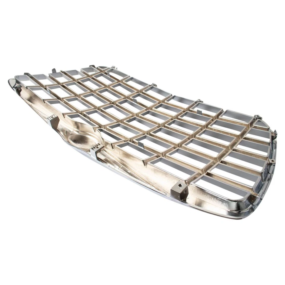 Хромированная и серебристая передняя решетка для Chrysler 300 CH1200275 2005-2009 годов выпуска - Изображение 3 из 4